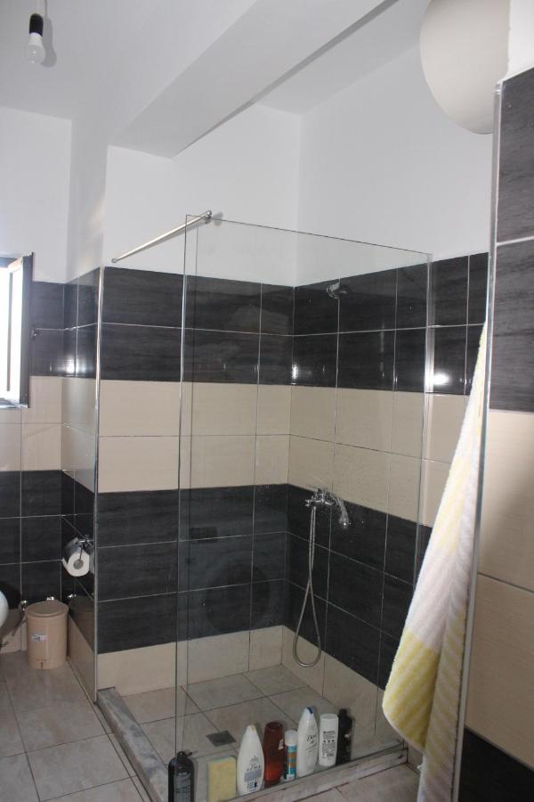 Leva'S Apartments Sarande Luaran gambar